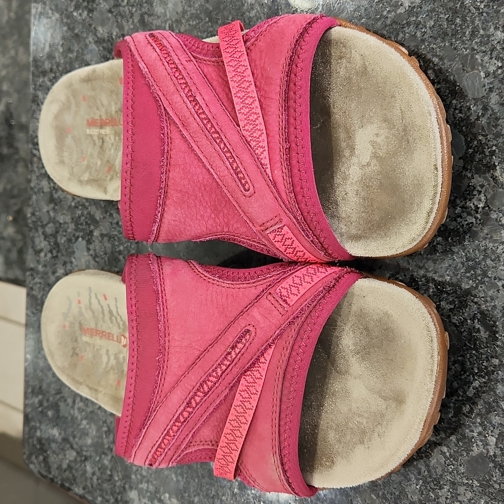 Merrell Women's Fuschia Select Grip Sandals Size 9
